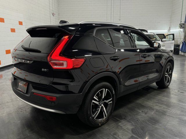 2023 Volvo XC40 Core