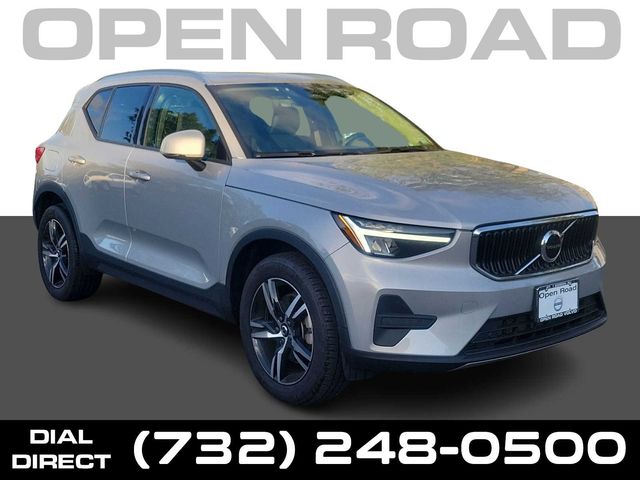 2023 Volvo XC40 Core