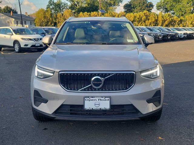 2023 Volvo XC40 Core