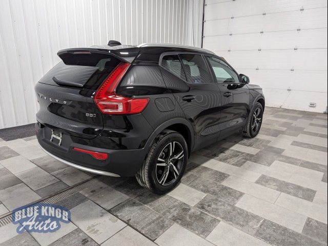 2023 Volvo XC40 Core