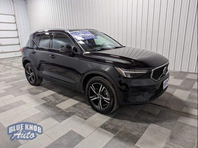 2023 Volvo XC40 Core