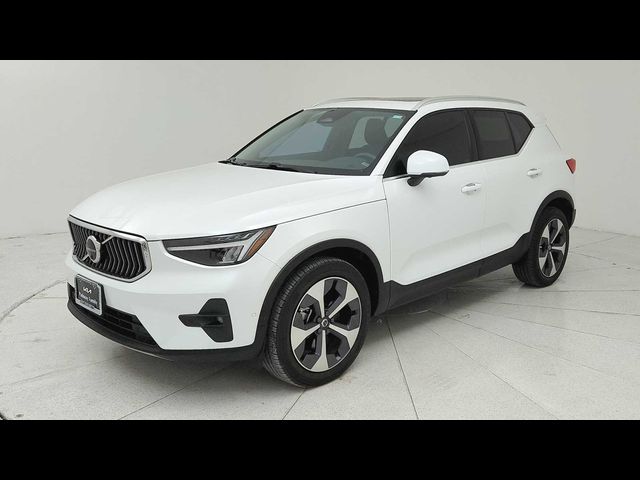 2023 Volvo XC40 Plus Bright Theme