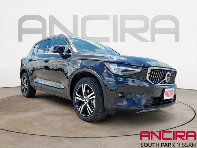 2023 Volvo XC40 Plus Bright Theme