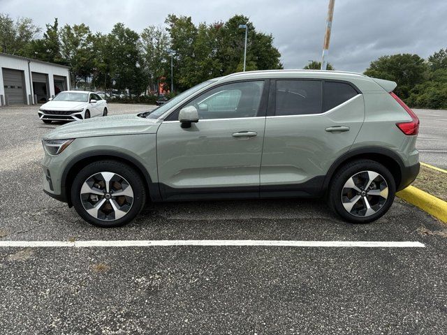 2023 Volvo XC40 Plus Bright Theme