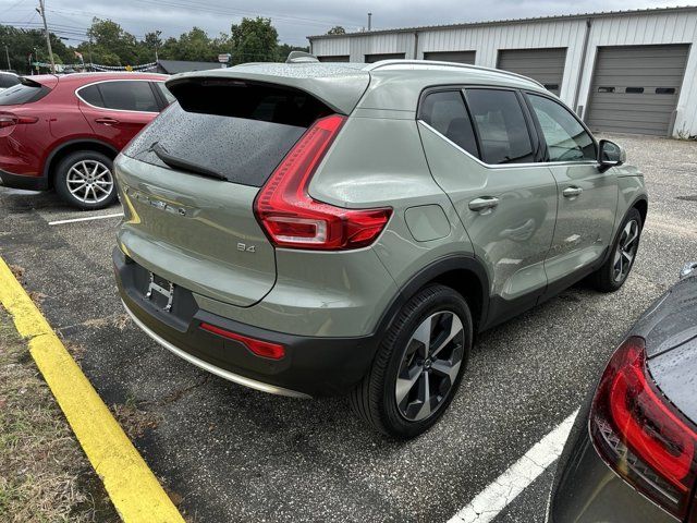 2023 Volvo XC40 Plus Bright Theme