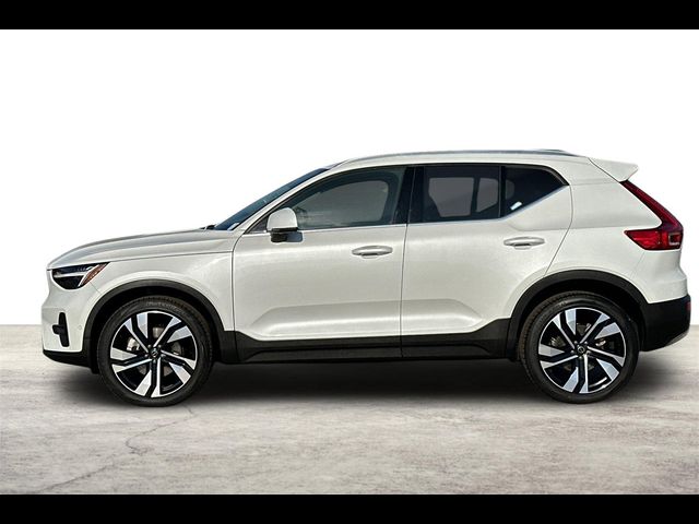 2023 Volvo XC40 Plus Bright Theme