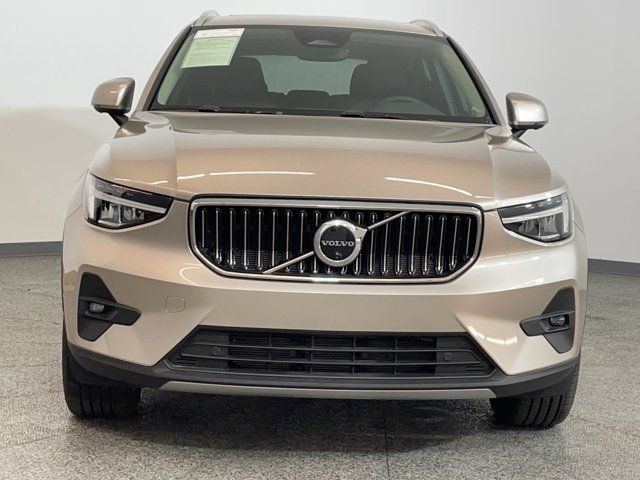 2023 Volvo XC40 Plus Bright Theme