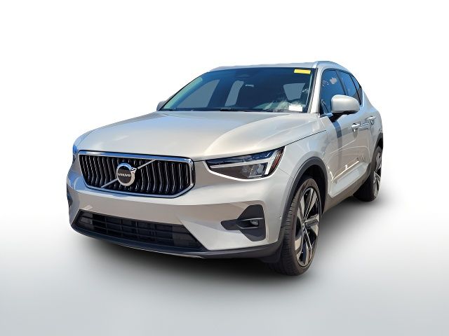 2023 Volvo XC40 Plus Bright Theme