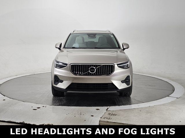 2023 Volvo XC40 Plus Bright Theme