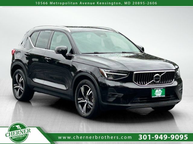 2023 Volvo XC40 Plus Bright Theme