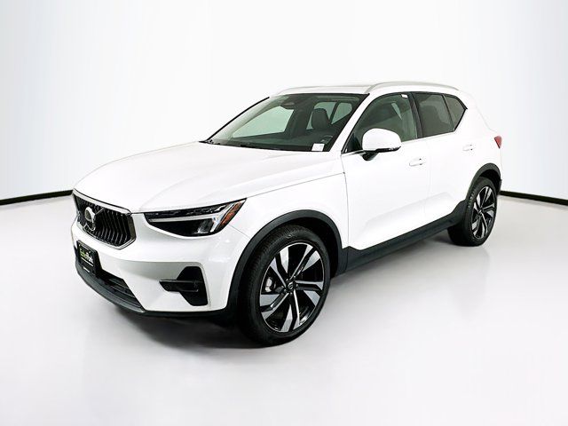 2023 Volvo XC40 Plus Bright Theme