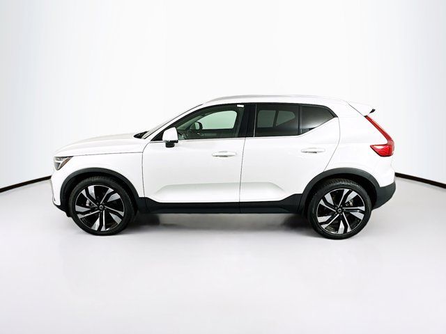 2023 Volvo XC40 Plus Bright Theme