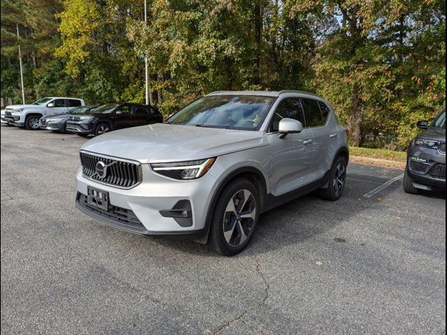 2023 Volvo XC40 Plus Bright Theme