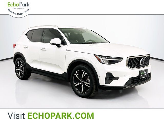 2023 Volvo XC40 Plus Bright Theme