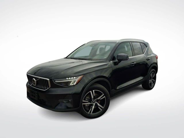 2023 Volvo XC40 Plus Bright Theme