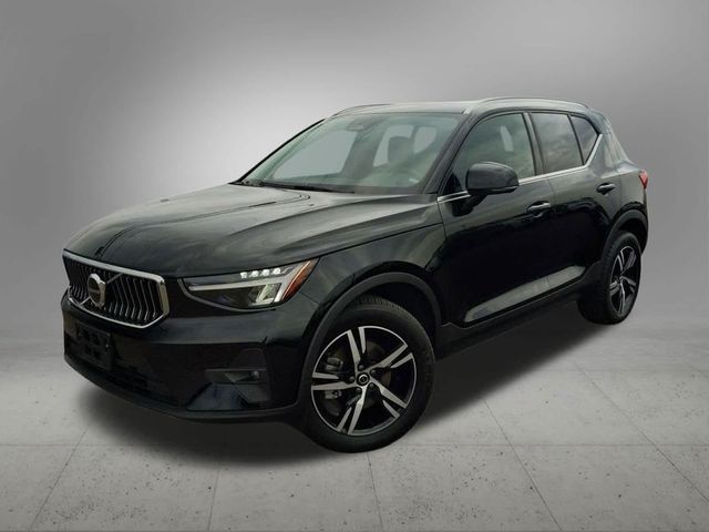 2023 Volvo XC40 Plus Bright Theme