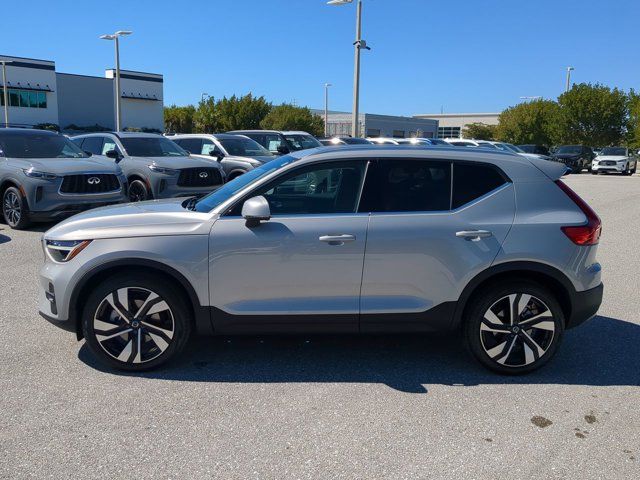2023 Volvo XC40 Plus Bright Theme