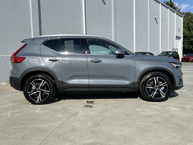 2023 Volvo XC40 Plus Bright Theme