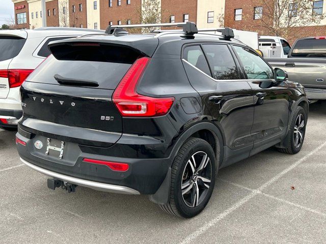 2023 Volvo XC40 Plus Bright Theme