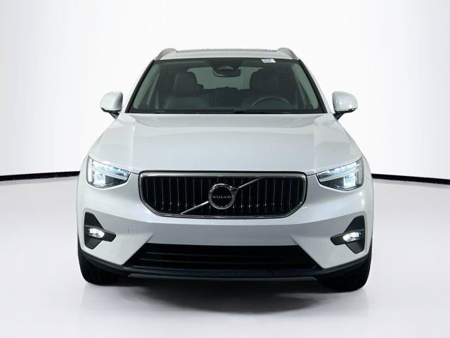 2023 Volvo XC40 Plus Bright Theme