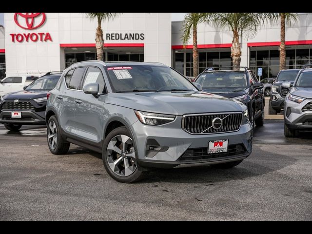 2023 Volvo XC40 Plus Bright Theme