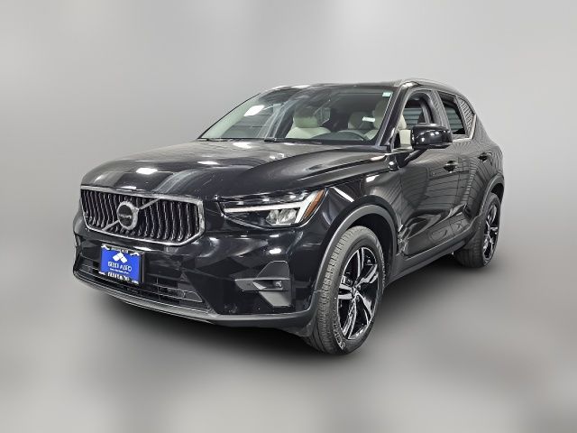 2023 Volvo XC40 Plus Bright Theme