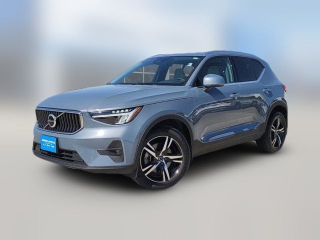 2023 Volvo XC40 Plus Bright Theme