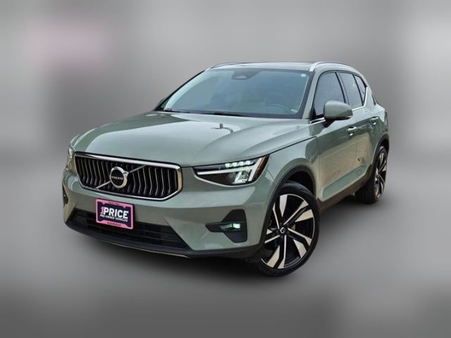 2023 Volvo XC40 Plus Bright Theme