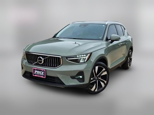 2023 Volvo XC40 Plus Bright Theme