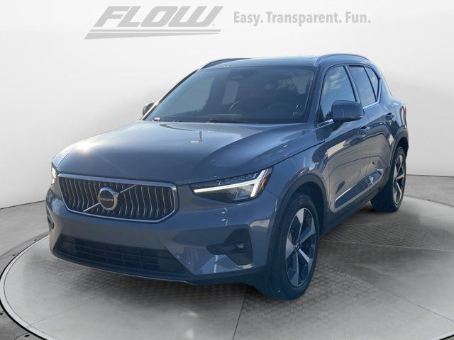 2023 Volvo XC40 Plus Bright Theme