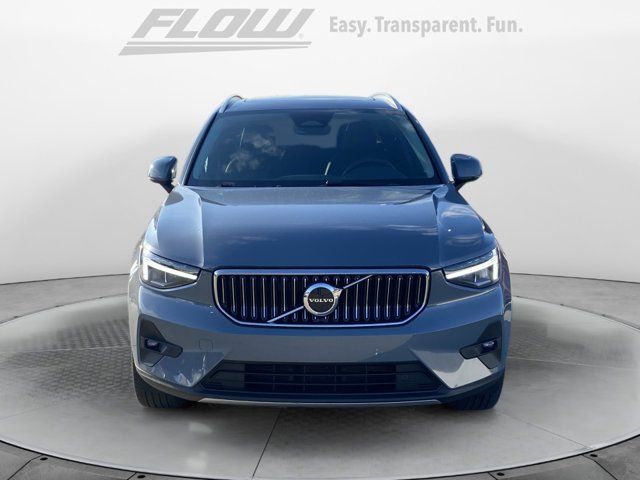 2023 Volvo XC40 Plus Bright Theme