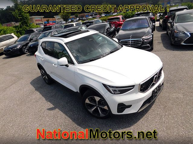 2023 Volvo XC40 Plus Bright Theme