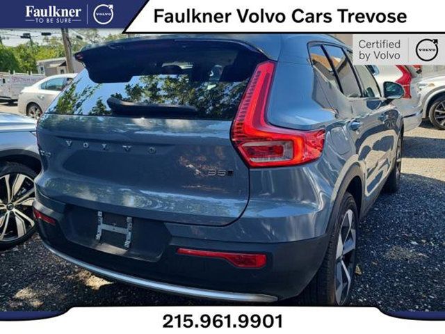 2023 Volvo XC40 Plus Bright Theme