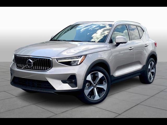 2023 Volvo XC40 Plus Bright Theme