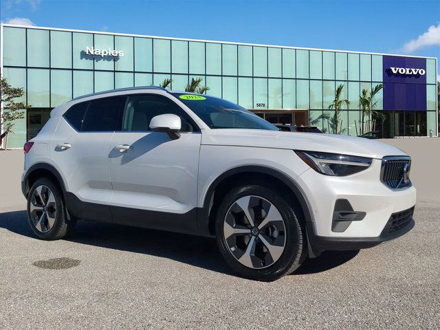 2023 Volvo XC40 Plus Bright Theme