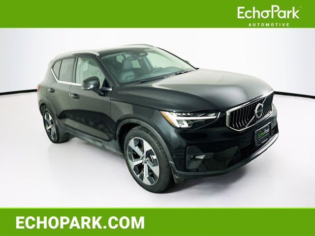 2023 Volvo XC40 Plus Bright Theme