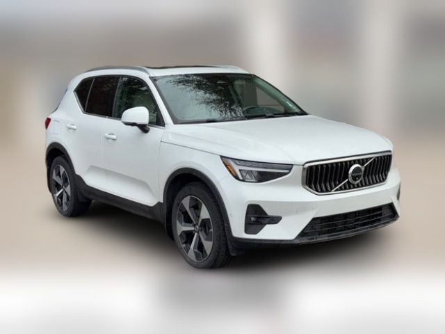 2023 Volvo XC40 Plus Bright Theme