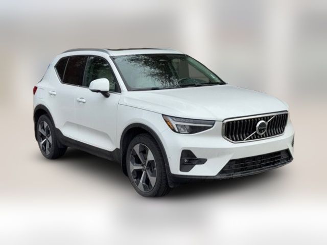 2023 Volvo XC40 Plus Bright Theme