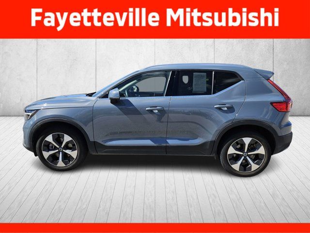 2023 Volvo XC40 Plus Bright Theme