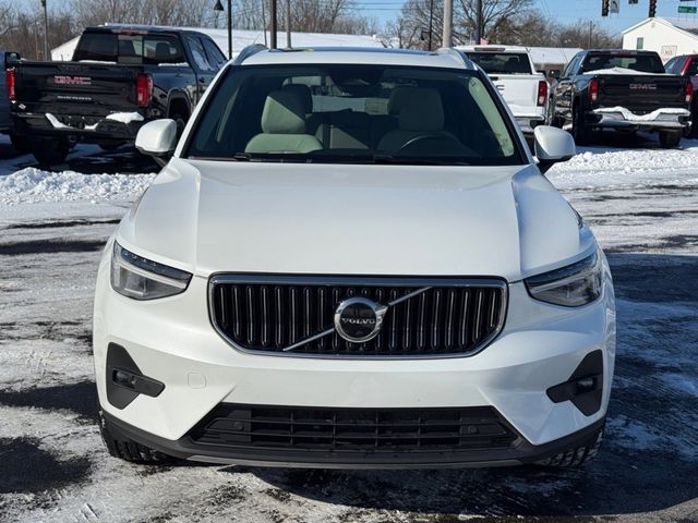 2023 Volvo XC40 Plus Bright Theme
