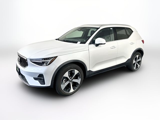 2023 Volvo XC40 Plus Bright Theme