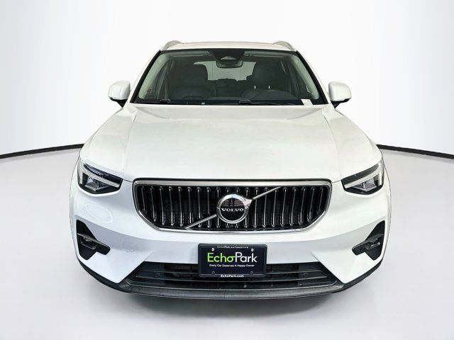2023 Volvo XC40 Plus Bright Theme