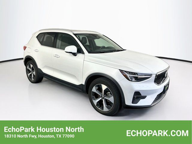 2023 Volvo XC40 Plus Bright Theme