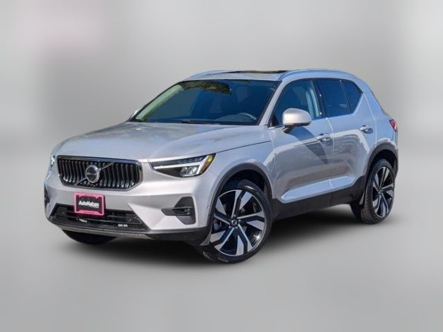 2023 Volvo XC40 Plus Bright Theme