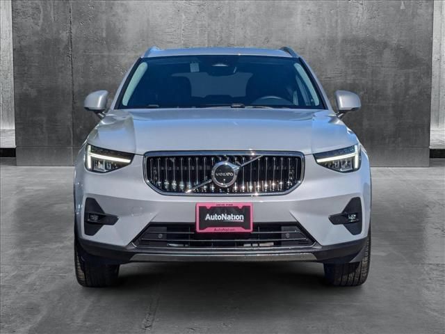 2023 Volvo XC40 Plus Bright Theme