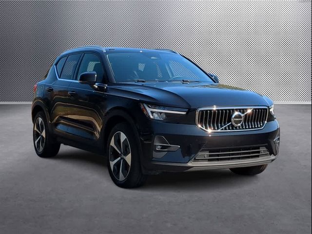 2023 Volvo XC40 Plus Bright Theme