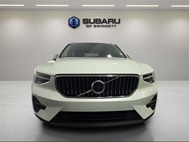 2023 Volvo XC40 Plus Bright Theme
