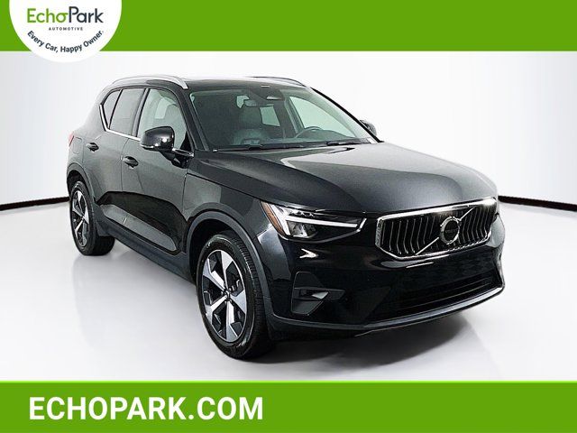 2023 Volvo XC40 Plus Bright Theme