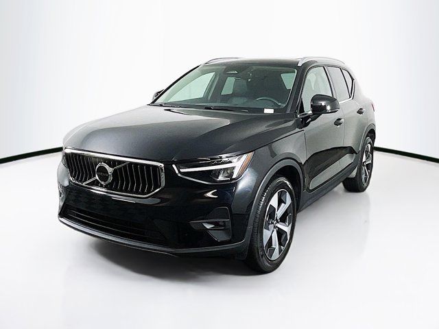 2023 Volvo XC40 Plus Bright Theme