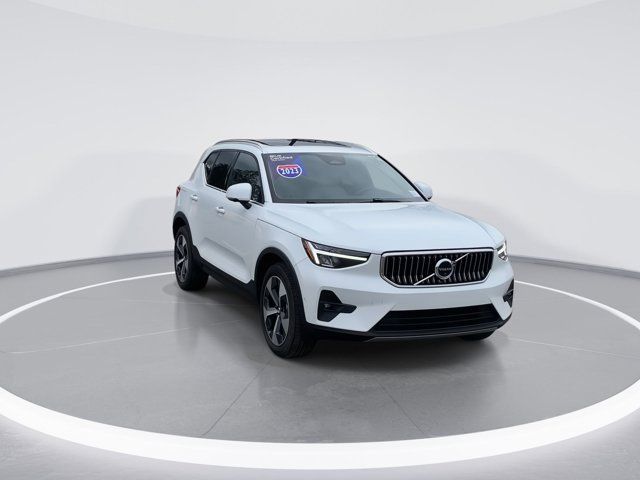 2023 Volvo XC40 Plus Bright Theme